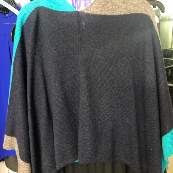 Minnie Rose Colorblock Cashmere Ruana - Picture 3 of 3